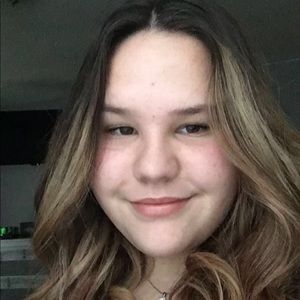 Meet your Posher, Emaleigh